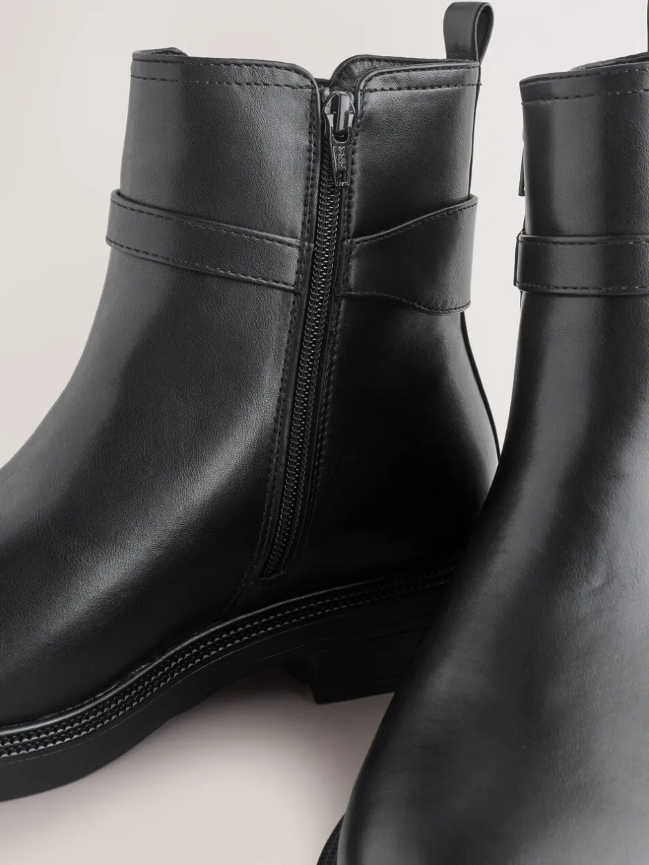 Boots|Ruimvallend En Extraruimvallend*Next Zwart - Chelsea Boots met gesp