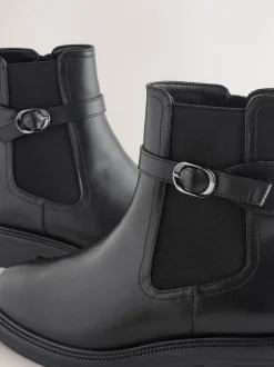 Boots|Ruimvallend En Extraruimvallend*Next Zwart - Chelsea Boots met gesp