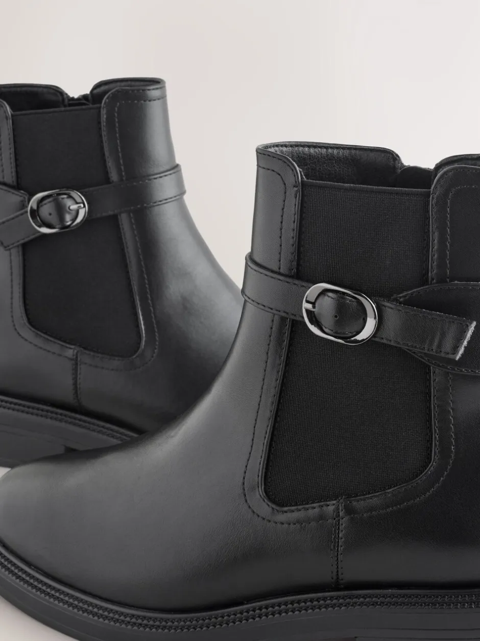 Boots|Ruimvallend En Extraruimvallend*Next Zwart - Chelsea Boots met gesp