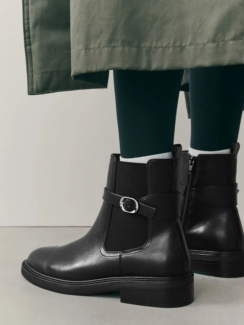 Boots|Ruimvallend En Extraruimvallend*Next Zwart - Chelsea Boots met gesp