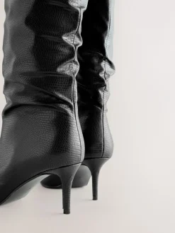 Boots*Next - Forever Comfort® - Kniehoge laarzen met spitse neus en slappe hak Zwart