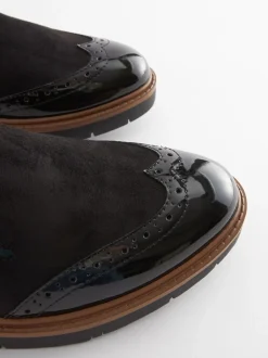 Lage Schoenen|Next Zwart - Forever Comfort® - Loafers met brogue-details en dikke zool