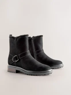 Ruimvallend En Extraruimvallend|Boots|Next - Forever Comfort® Faux Fur Hardware Ankle Boots Zwart
