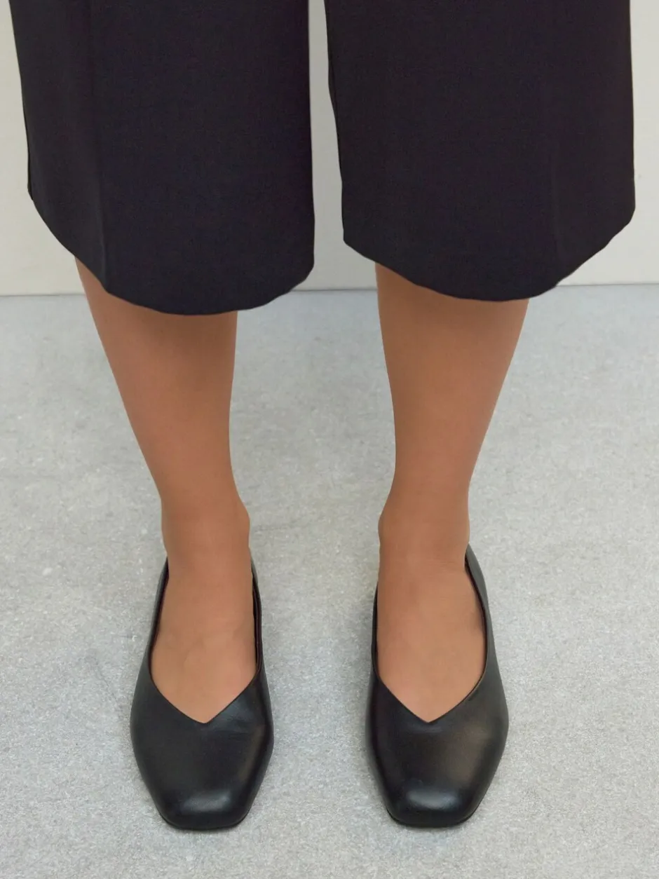 Lage Schoenen*Next - Forever Comfort® Leather Square Toe Ballerina Flats Zwart