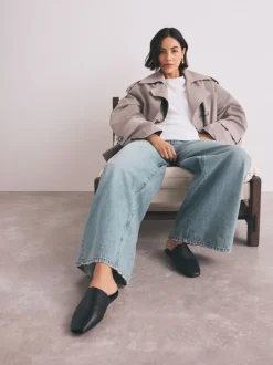 Lage Schoenen|Next - Forever Comfort® muiltjes met hoge uitsnijding en vierkante neus Zwart