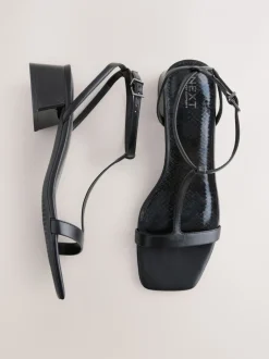 Ruimvallend En Extraruimvallend|Schoenen Met Hakken*Next - Forever Comfort® sandalen met lage blokhak en bandjes Zwart