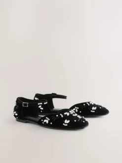 Lage Schoenen*Next Zwart - Forever Comfort® Velvet Embellished Two Part Closed Toe Shoes