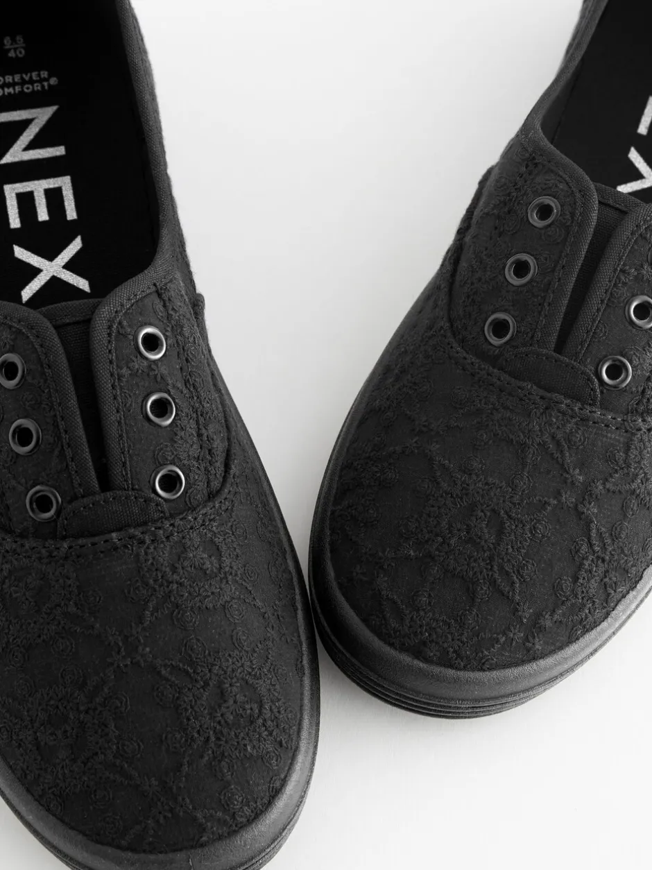 Sneakers*Next - Geborduurde veterloze canvas instapsneakers Zwart
