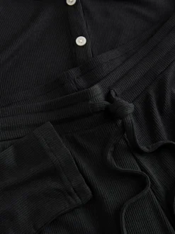 Pyjama's|Next - Geribbelde pyjama met lange mouwen Zwart