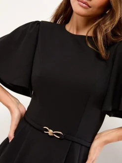 Jurken|Lipsy - Crew Neck Short Sleeve Fit and Flare Midi Dress with Gold Trim Belt Zwart