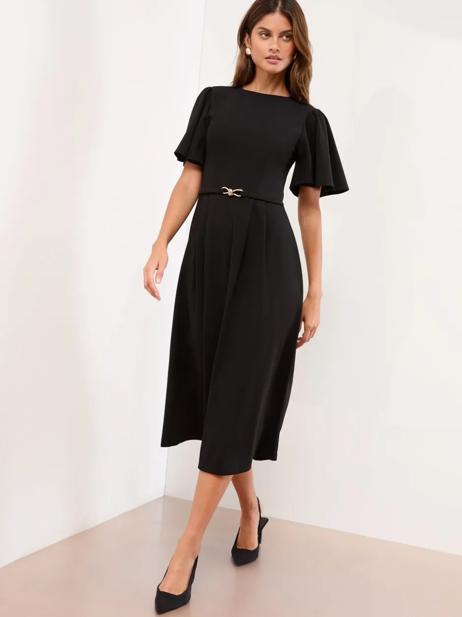 Jurken|Lipsy - Crew Neck Short Sleeve Fit and Flare Midi Dress with Gold Trim Belt Zwart