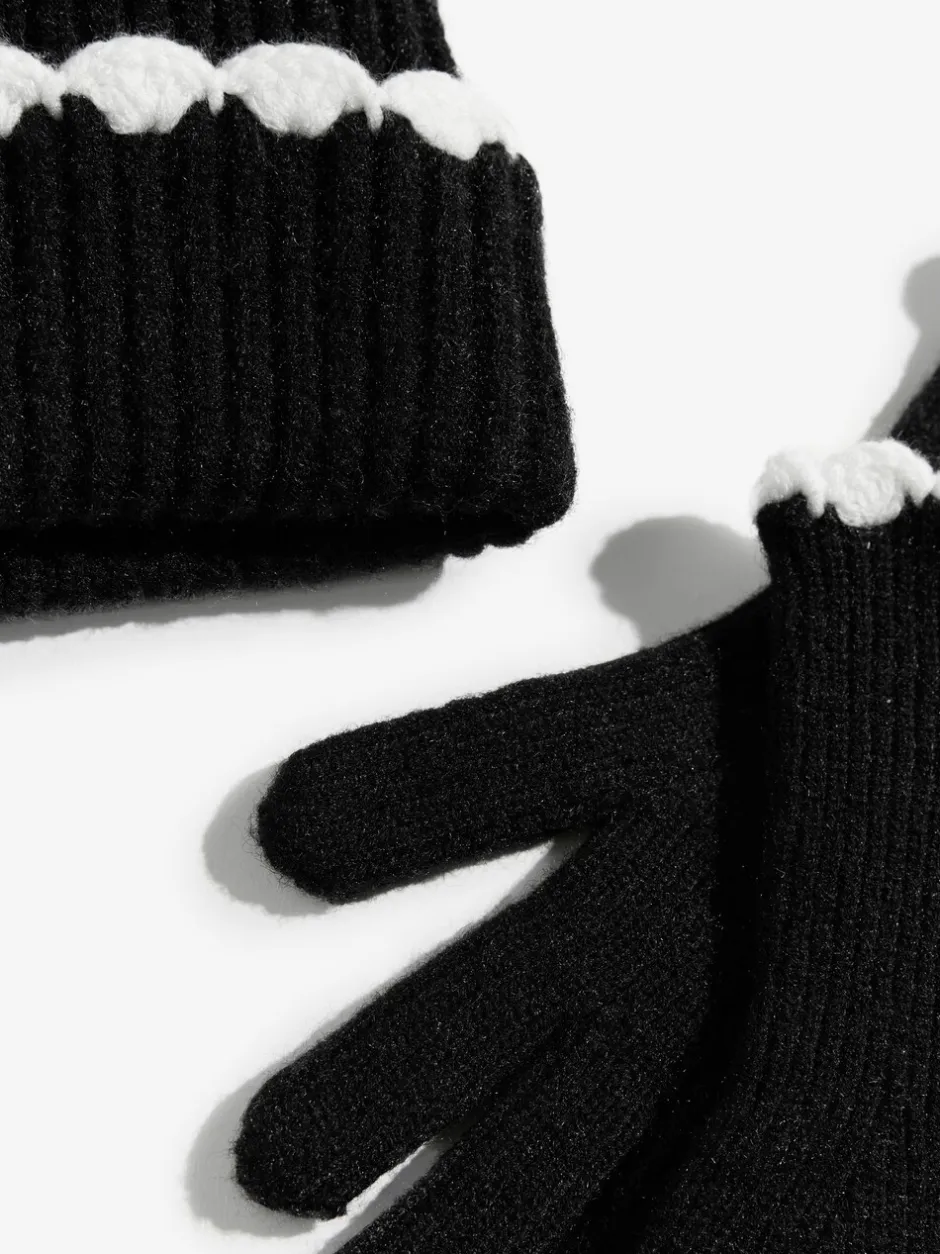 Mutsen, Handschoenen En Sjaals*Love & Roses - Scallop Trim Ribbed Pom Hat and Gloves Set Zwart