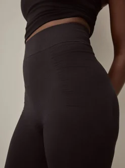 Sportkleding|Leggings En Joggingbroeken|Next Zwart - Naadloze vormgevende legging met buikcorrectie