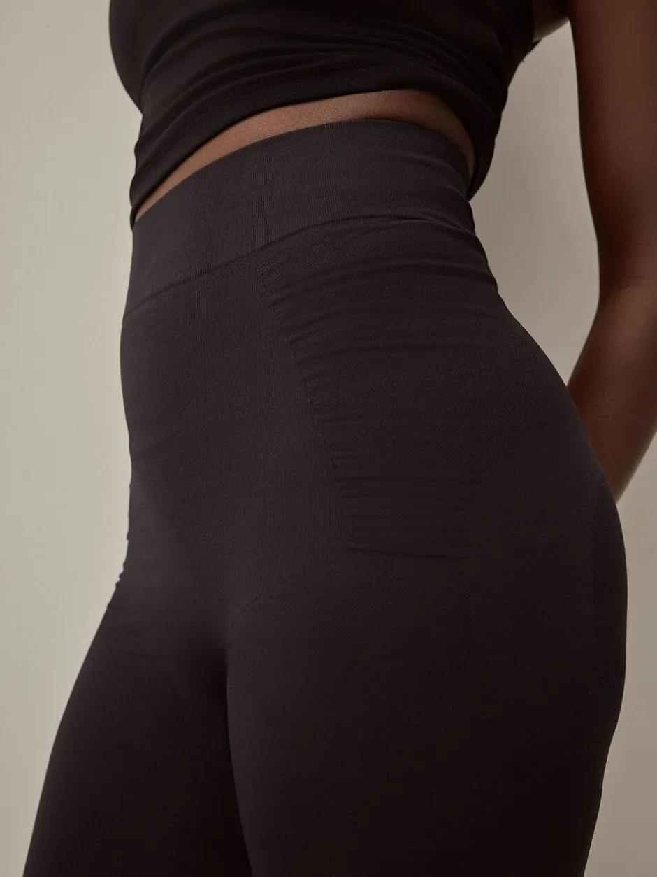 Sportkleding|Leggings En Joggingbroeken|Next Zwart - Naadloze vormgevende legging met buikcorrectie
