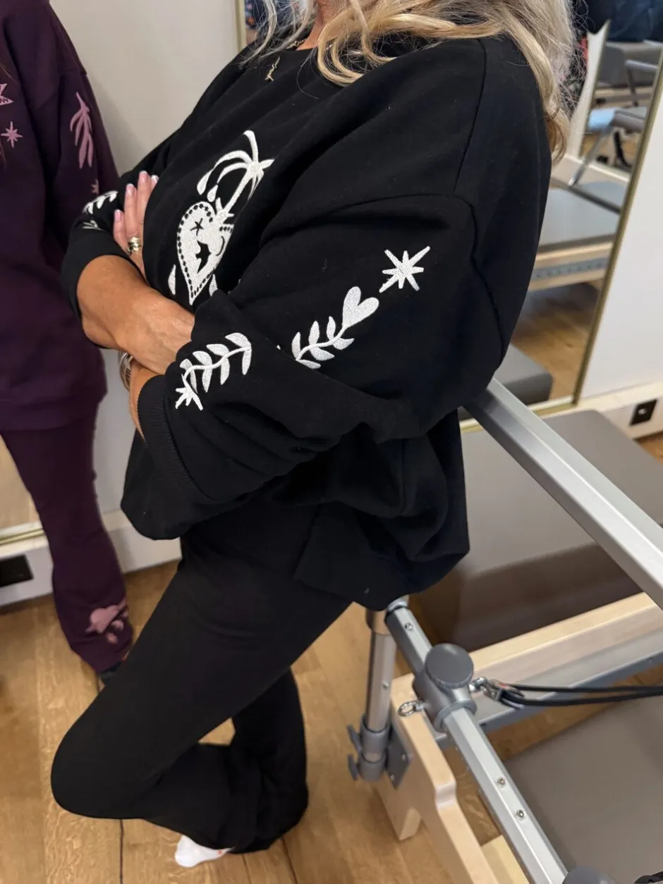 Hoody's En Sweatshirts*Never Fully Dressed Zwart - Embroidered Sweatshirt