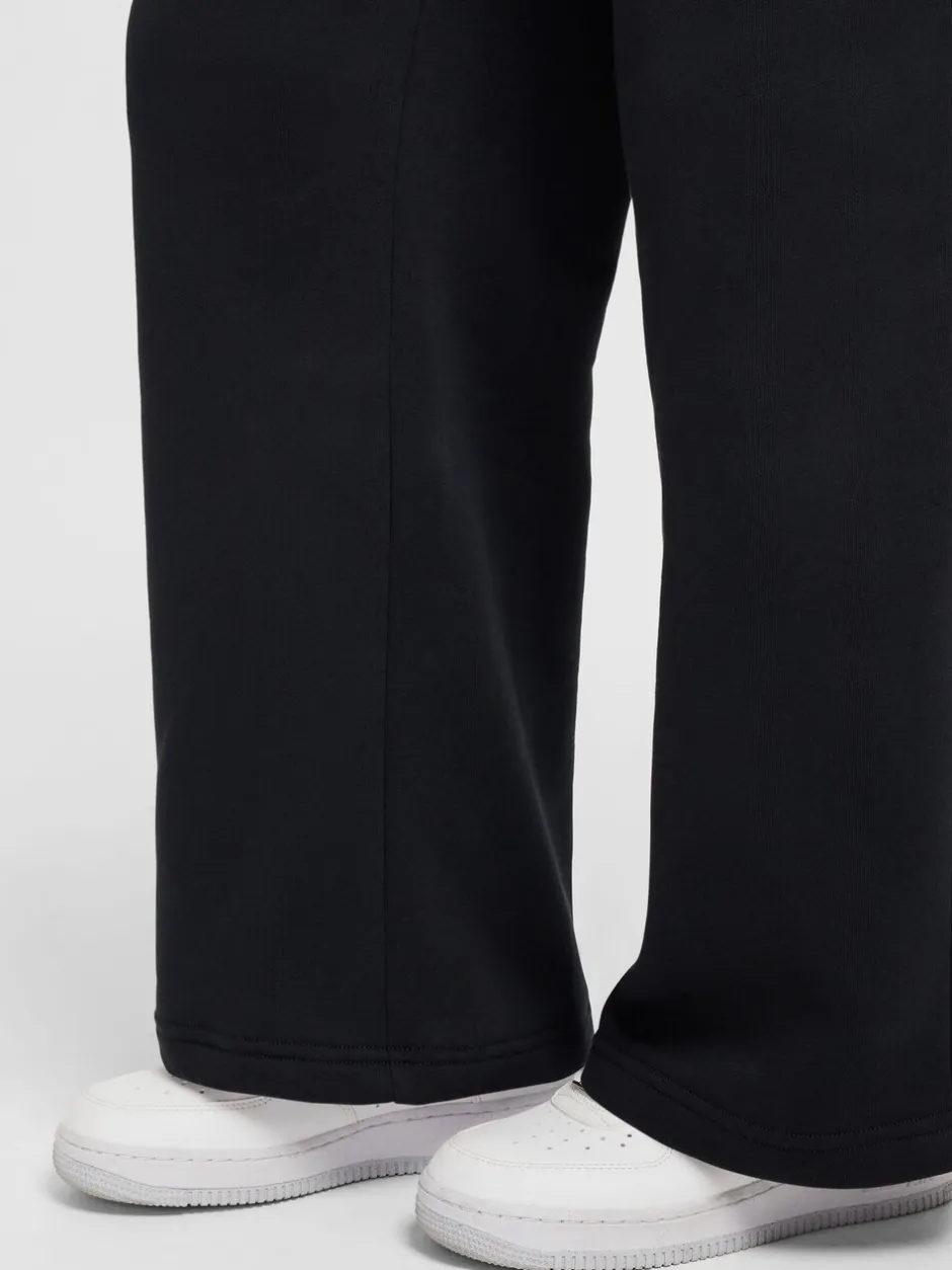 Schoolkleding|Nike Zwart - Club Fleece joggingbroek met wijde pijpen
