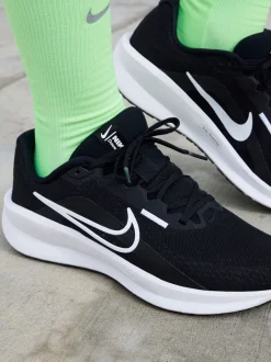 Sneakers|Sportkleding|Nike - Downshifter 13 Road hardloopsneakers Zwart