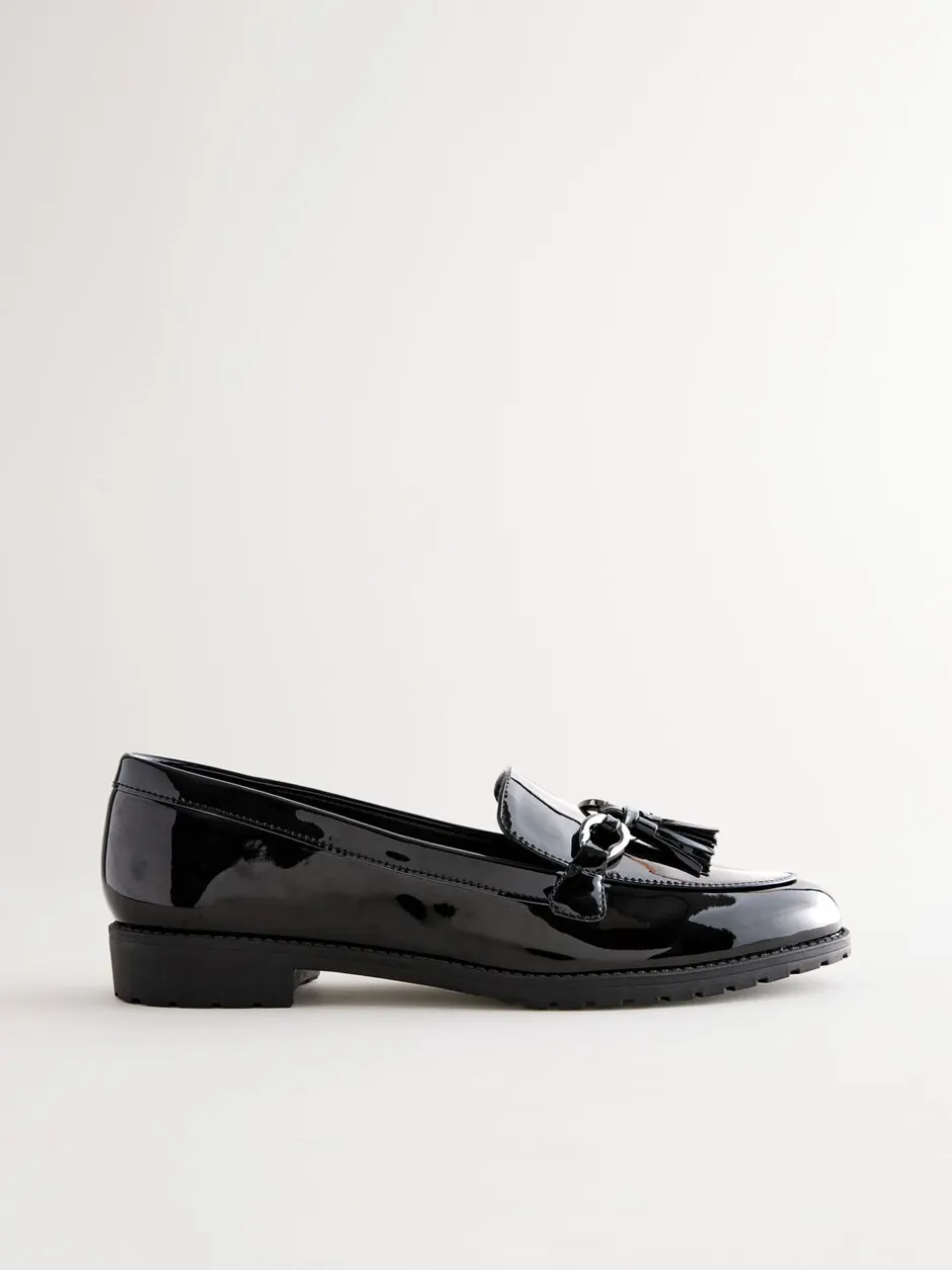 Lage Schoenen|Ruimvallend En Extraruimvallend|Next - Patent kwastje hardware detail Instappers Zwart