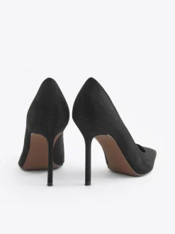 Ruimvallend En Extraruimvallend|Next Zwart - Premium pumps met spitse neus