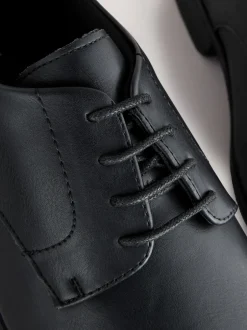 Schoenen|Formele Schoenen*Next - Standaard pasvorm - Smalle derbyschoenen met rechte neus Zwart