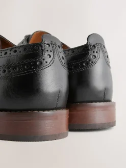Schoenen|Formele Schoenen*Next - Standaard pasvorm - Brogues van leer met contrasterende zool Zwart