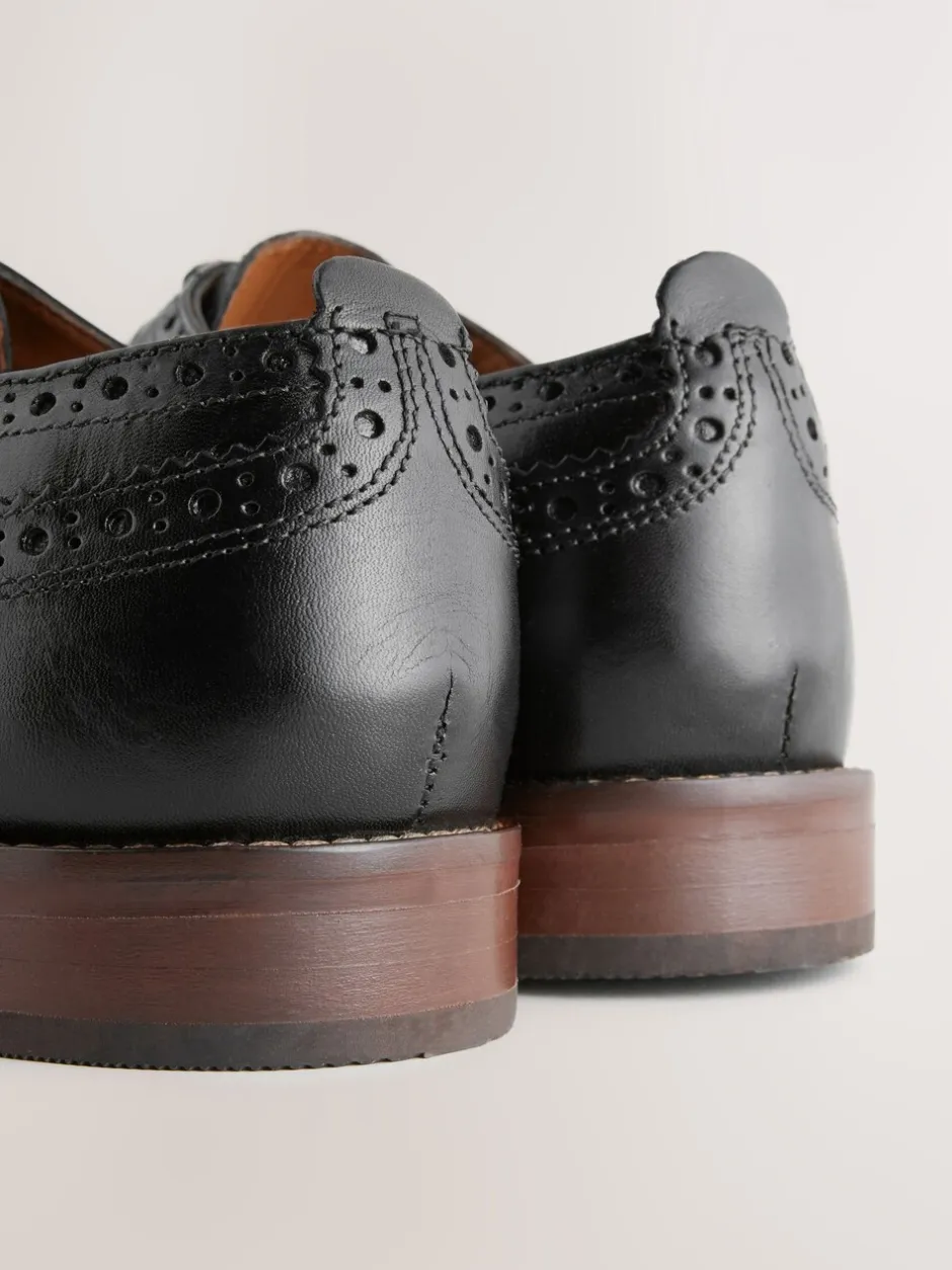 Schoenen|Formele Schoenen*Next - Standaard pasvorm - Brogues van leer met contrasterende zool Zwart
