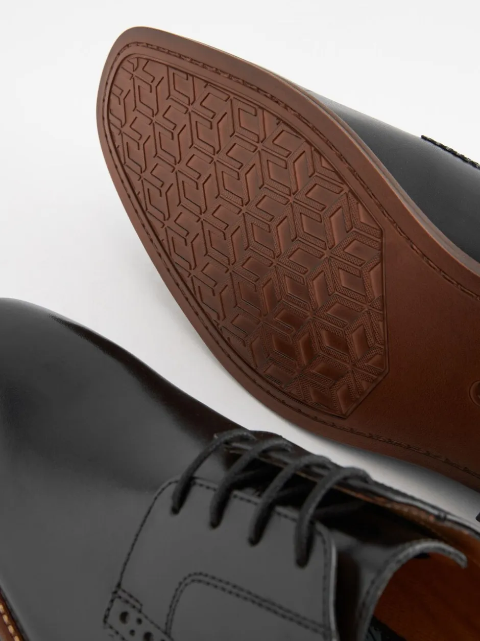 Formele Schoenen|Next - Standaard pasvorm - Leren derbyschoenen met contrasterende zool Zwart