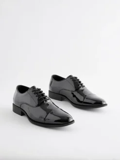 Schoenen|Formele Schoenen|Next Zwart - Standaard pasvorm - Lakleren Oxford-schoenen met neusstuk