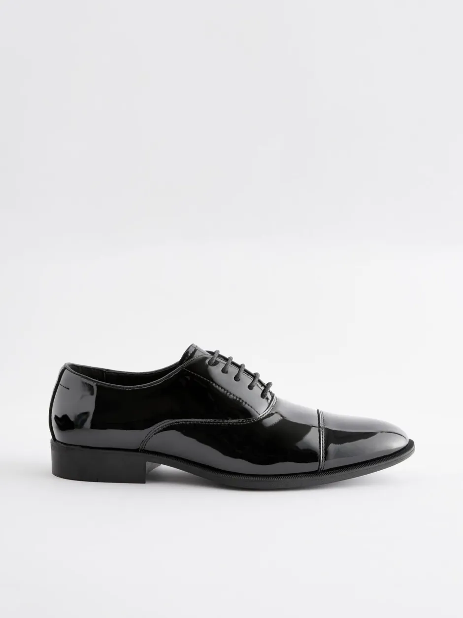 Schoenen|Formele Schoenen|Next Zwart - Standaard pasvorm - Lakleren Oxford-schoenen met neusstuk