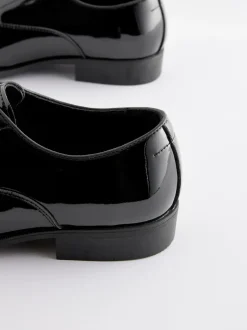 Schoenen|Formele Schoenen|Next Zwart - Standaard pasvorm - Lakleren Oxford-schoenen met neusstuk