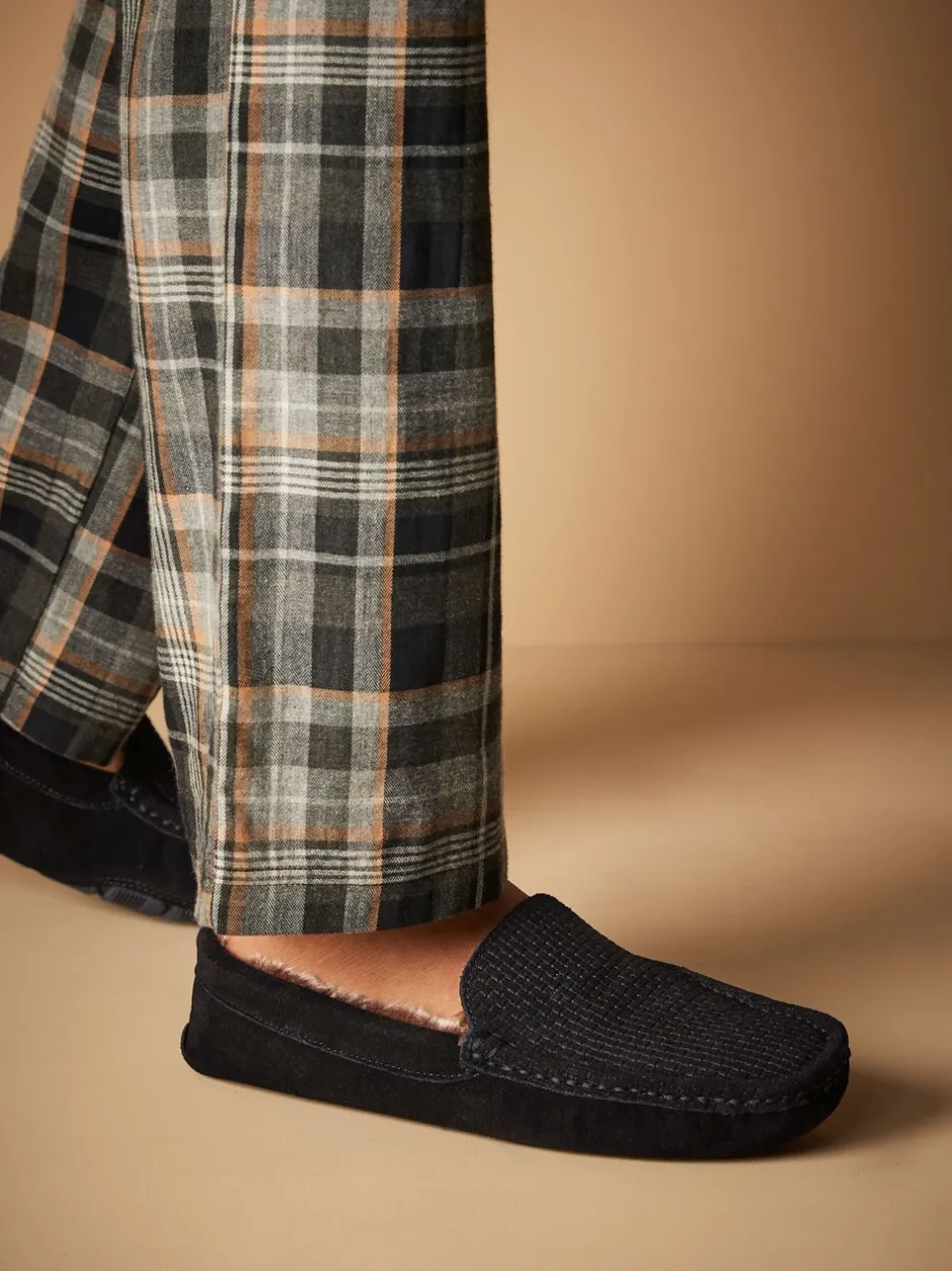 Pantoffels|Next - Suède mocassinpantoffels met voering van imitatiebont Zwart