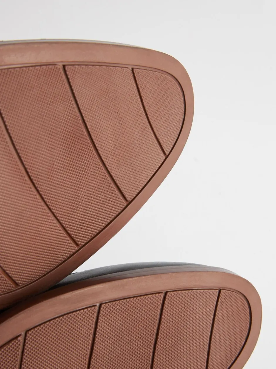 Schoenen|Formele Schoenen|Next - Wijde pasvorm - Brogues van leer met contrasterende zool Zwart