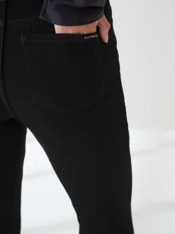 Jeans*Next - Zandloper superzachte jeans met uitlopende pijpen Zwart
