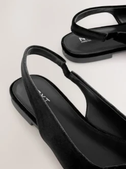 Lage Schoenen*Next - Forever Comfort® ballerina's met strik, spitse neus en hielbandje Zwart fluweel