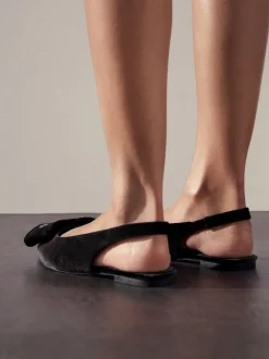 Lage Schoenen*Next - Forever Comfort® ballerina's met strik, spitse neus en hielbandje Zwart fluweel