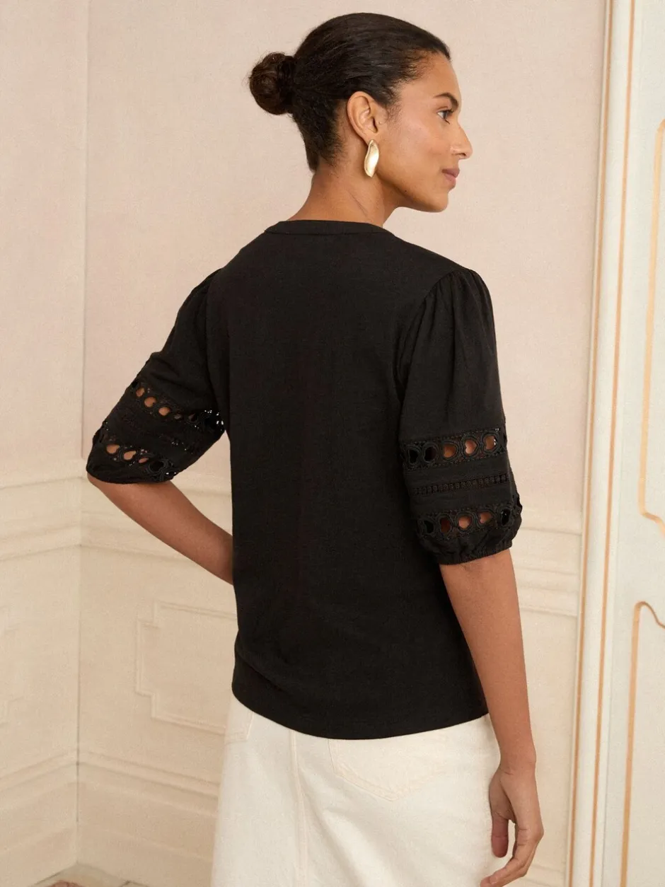 Tops En T-Shirts|Love & Roses - V-hals jersey T-shirt Zwart hartvormige kant inzetstuk
