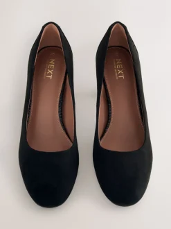 Schoenen Met Hakken|Next - Forever Comfort® Round Toe Block Court Heels Zwart imitatiesuède