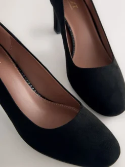 Schoenen Met Hakken|Next - Forever Comfort® Round Toe Block Court Heels Zwart imitatiesuède