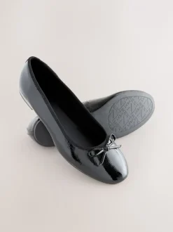 Lage Schoenen|Next - Ballerina's met ronde neus Zwart lak