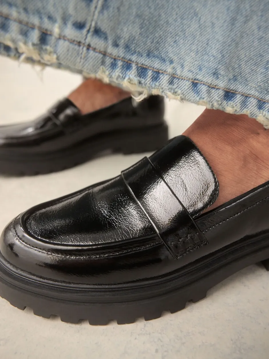 Ruimvallend En Extraruimvallend|Lage Schoenen|Next - Loafers met dikke zool Zwart lak