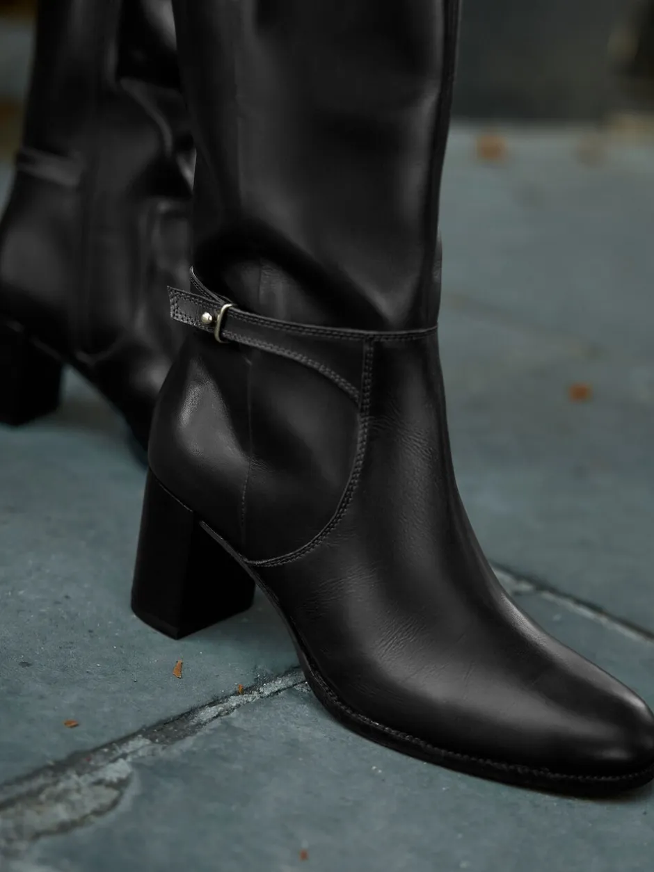 Boots*Next - Forever Comfort® kniehoge laarzen met hardware trim Zwart leer
