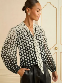 Blouses En Overhemden|Love & Roses Zwart met hartjesprint - blouse met lange mouwen en striksluiting