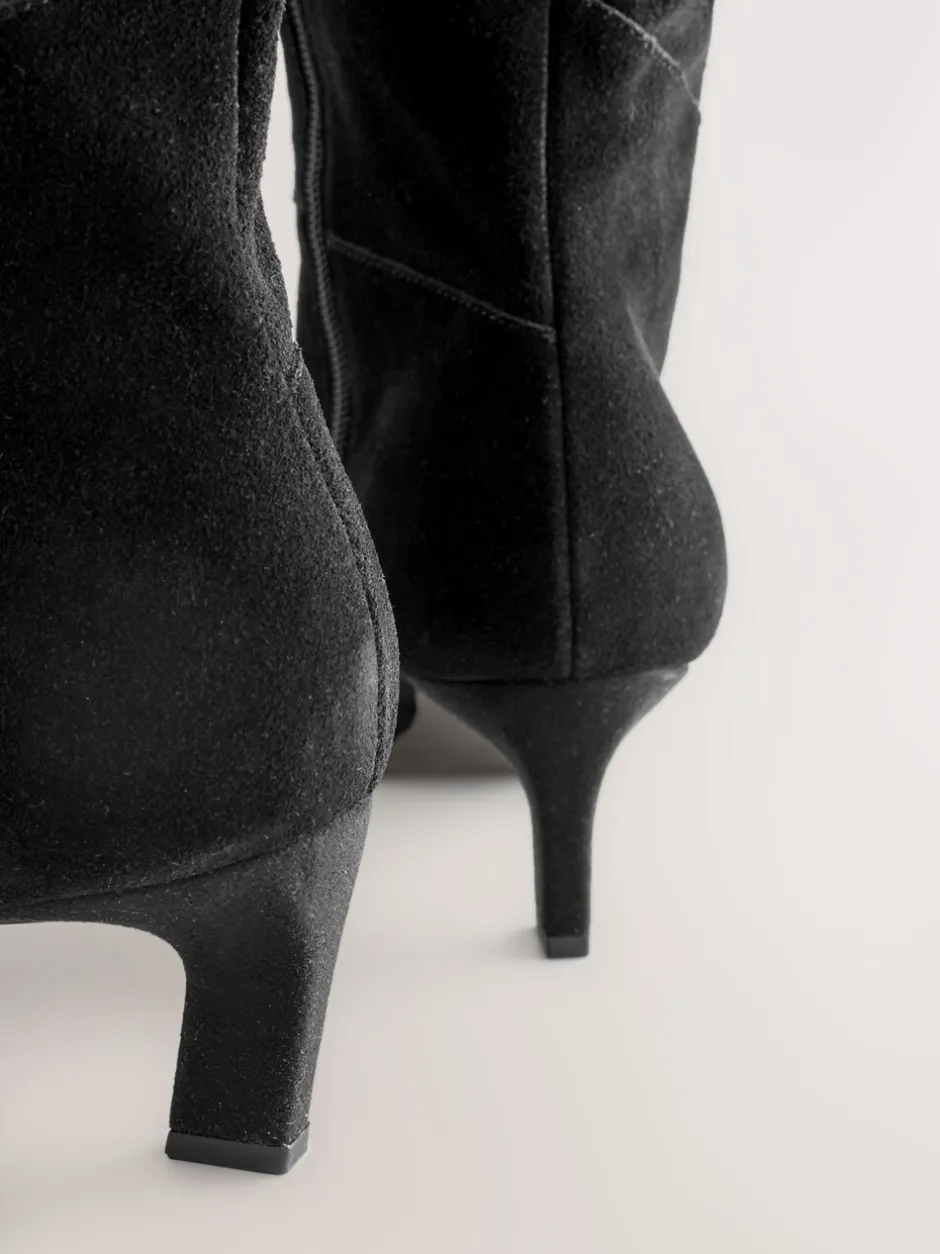 Ruimvallend En Extraruimvallend|Boots|Next - Forever Comfort® Knee High Chisel Toe Heeled Boots Zwart suède