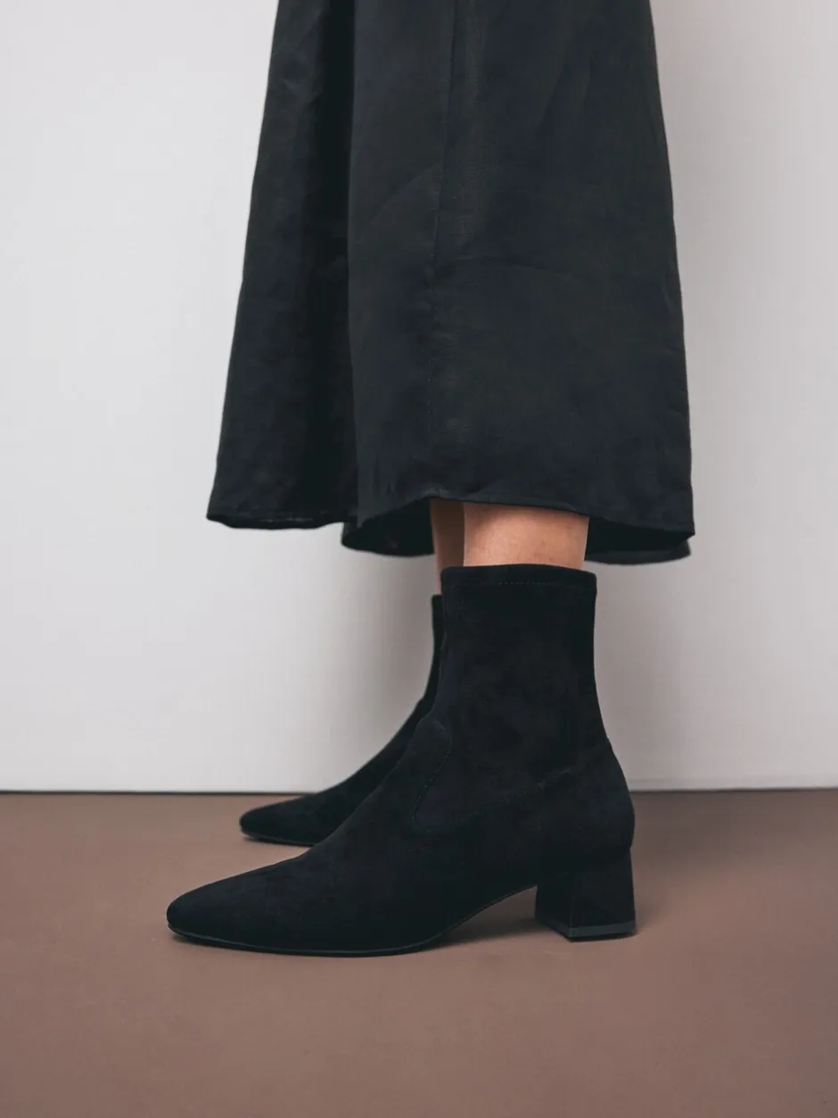 Ruimvallend En Extraruimvallend|Boots|Next - Motionflex Sokkenlaarzen met Blokhak Zwart suède