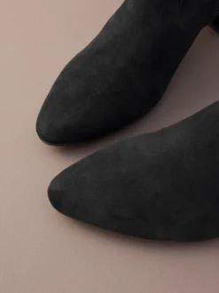 Ruimvallend En Extraruimvallend|Boots|Next - Motionflex Sokkenlaarzen met Blokhak Zwart suède