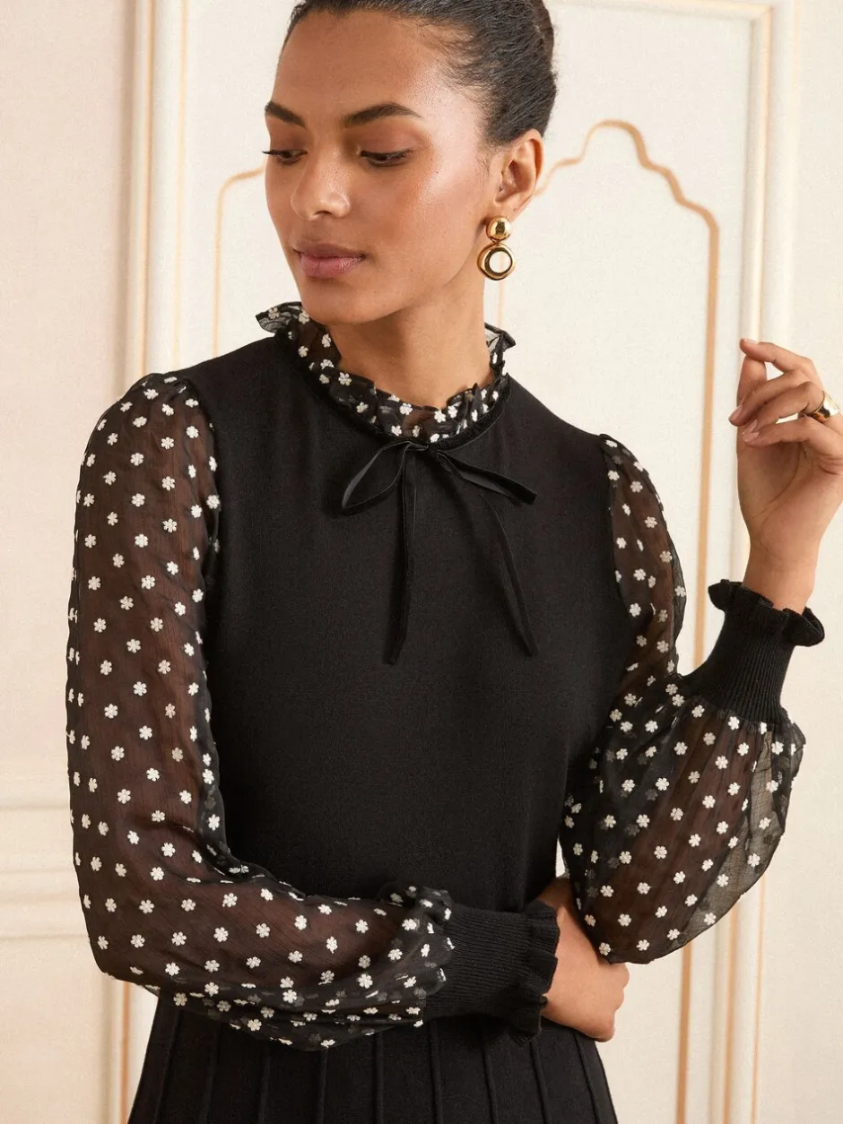 Gebreide Kleding|Jurken*Love & Roses - Frill Neck Chiffon Sleeve Knitted Mini Dress Zwarte Bloemen Vlek Franje Hals