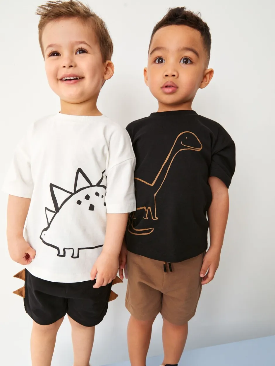 Tops|Sets En Combisets|Next - Set van 2 T-shirts met korte mouwen en shorts (3 mnd - 7 jr) (3 mnd - 7 jr) Zwart/lichtbruine dinosaurus
