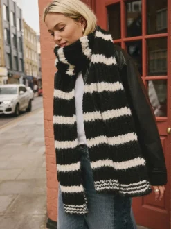 Mutsen, Handschoenen En Sjaals|Next - Knitted Wool Blend Striped Scarf Zwart/wit