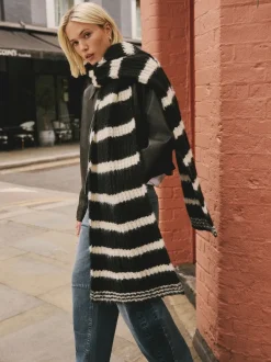 Mutsen, Handschoenen En Sjaals|Next - Knitted Wool Blend Striped Scarf Zwart/wit